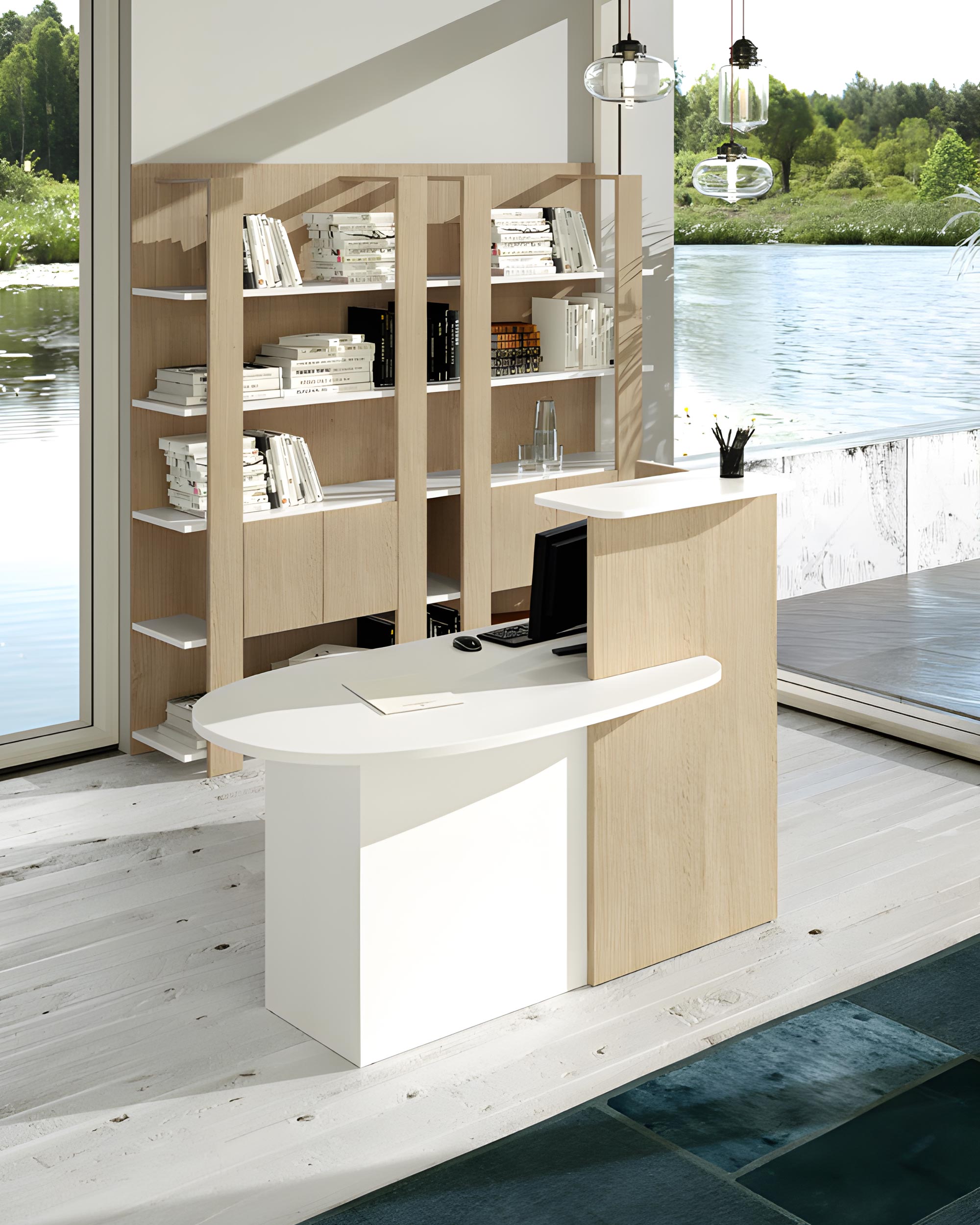 Le Compact Monsieur Bureau Banque d'accueil Professionnelle est présenté avec un ordinateur, des stylos et des papiers, devant des étagères en bois remplies de livres dans une pièce lumineuse avec de grandes fenêtres donnant sur un lac paisible et de la verdure.#combo_chene_blanc_a_droite