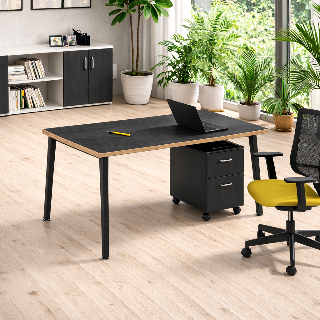 Un bureau lumineux et aéré avec le Bureau Droit Nature Métal style Scandinave de Monsieur Bureau, une chaise aux accents jaunes, des finitions métalliques noires, des plantes d'intérieur, une grande fenêtre, un sol en bois clair, une armoire noire et l'œuvre d'art murale "Never Drink Wine". #combo_frêne noir/chants chêne_noir