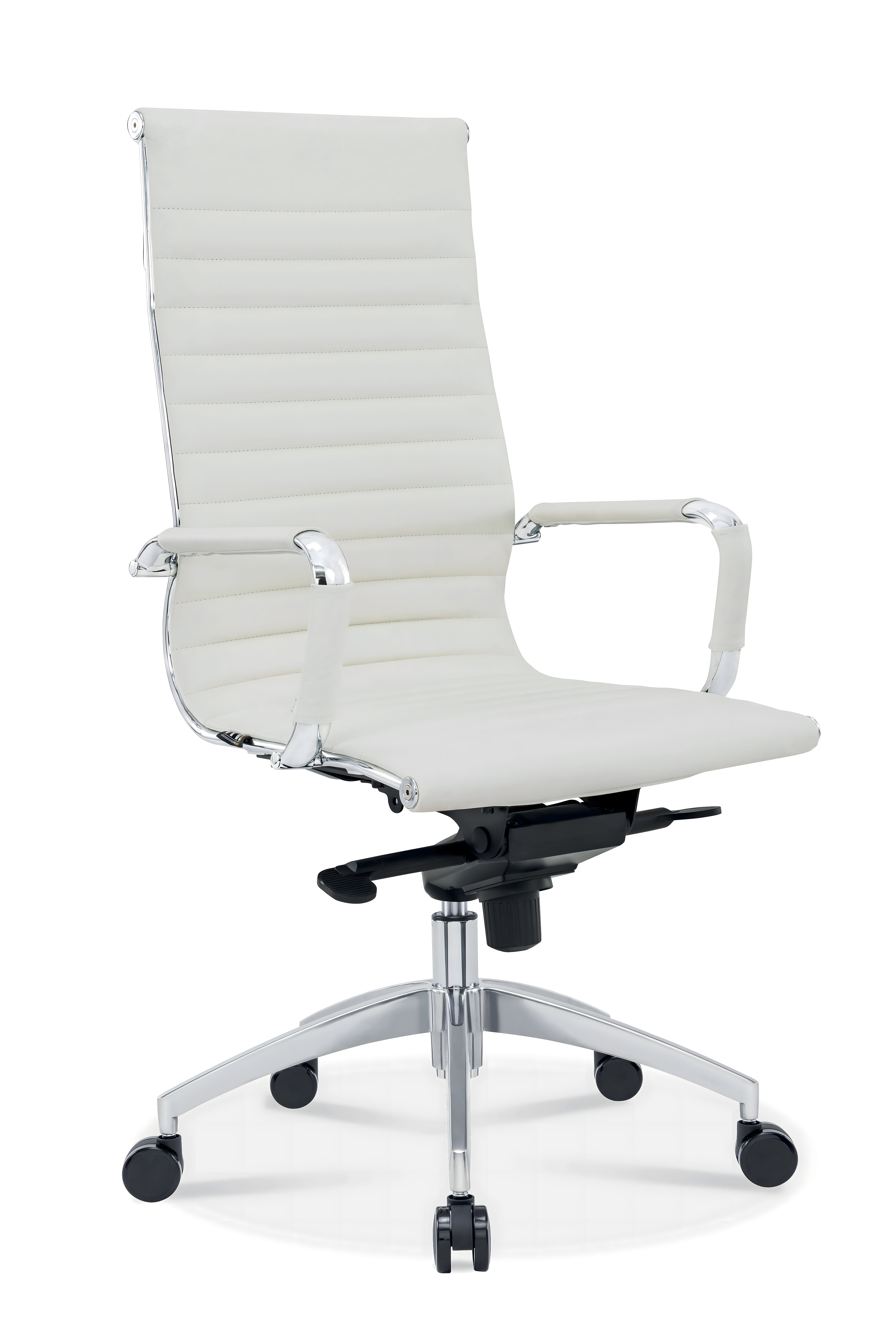 Le Fauteuil Direction Persée Cuir Blanc Haut Dossier de Monsieur Bureau est doté d'un dossier haut, d'accoudoirs chromés, d'un support ergonomique, d'une hauteur réglable et d'une base à roulettes en cuir blanc moderne.