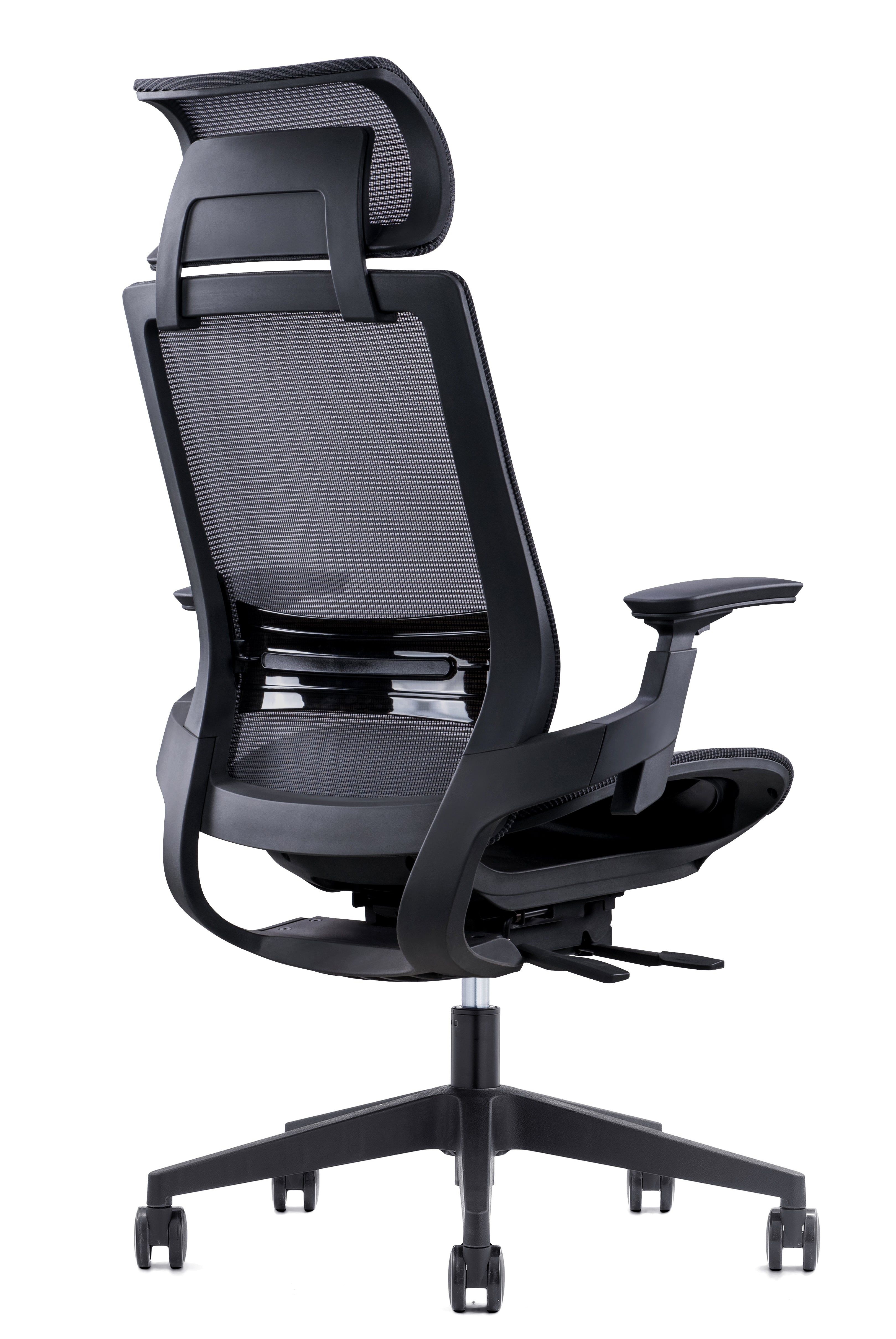 Le Monsieur Bureau Fauteuil Bureau Ergo Lacerta Synchrone+Têtière est un siège de bureau moderne et ergonomique de couleur noire avec dossier en maille, support lombaire réglable, accoudoirs et appui-tête, sur roulettes, présenté de l'arrière sur fond blanc.