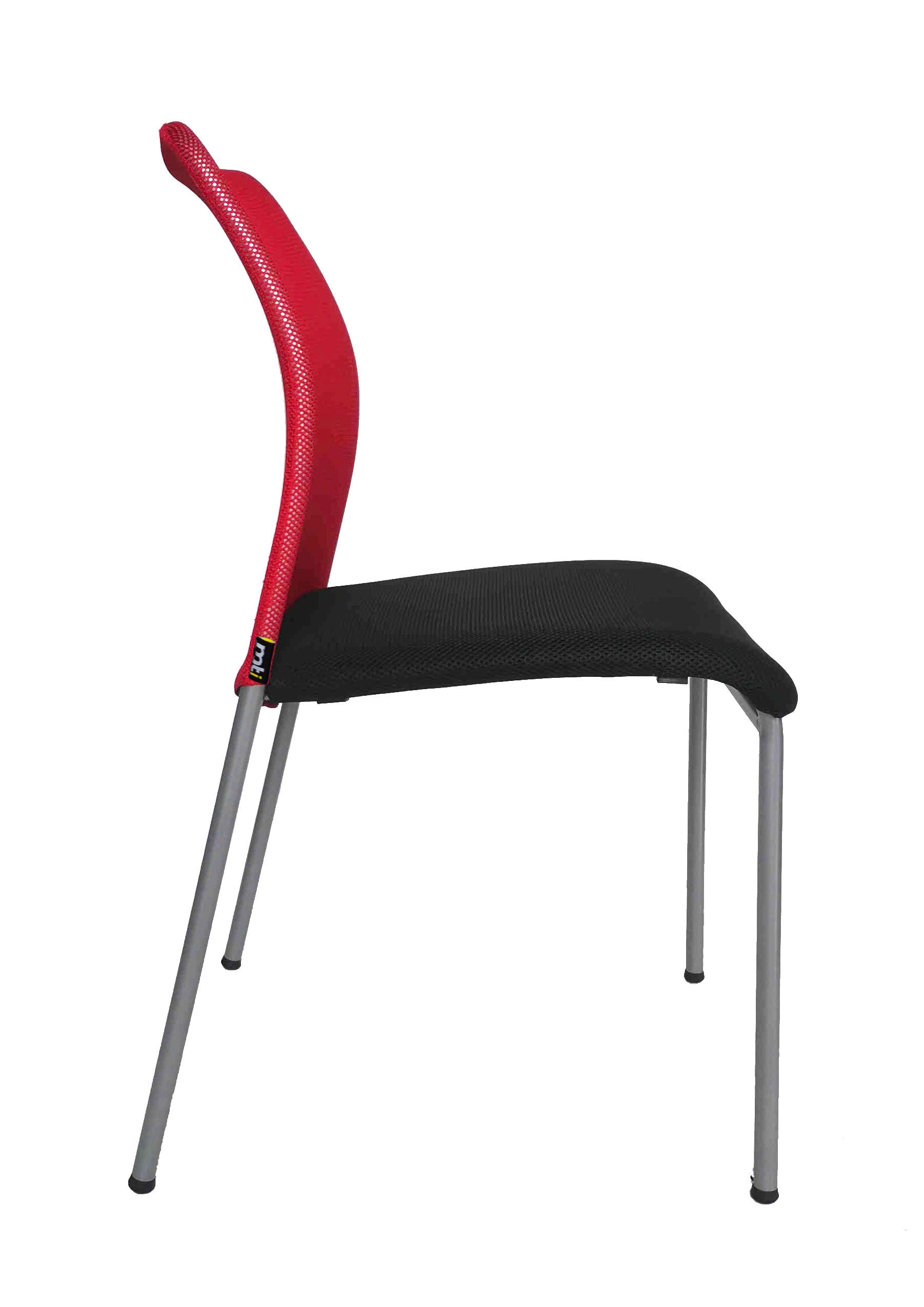 Le Fauteuil Réunion Pégase Visiteur Empilable de Monsieur Bureau est doté d'un dossier incurvé rouge, d'une assise noire et de quatre pieds droits en métal argenté. Présenté en vue latérale sur fond blanc, il est idéal pour le mobilier professionnel ou les salles de réunion.