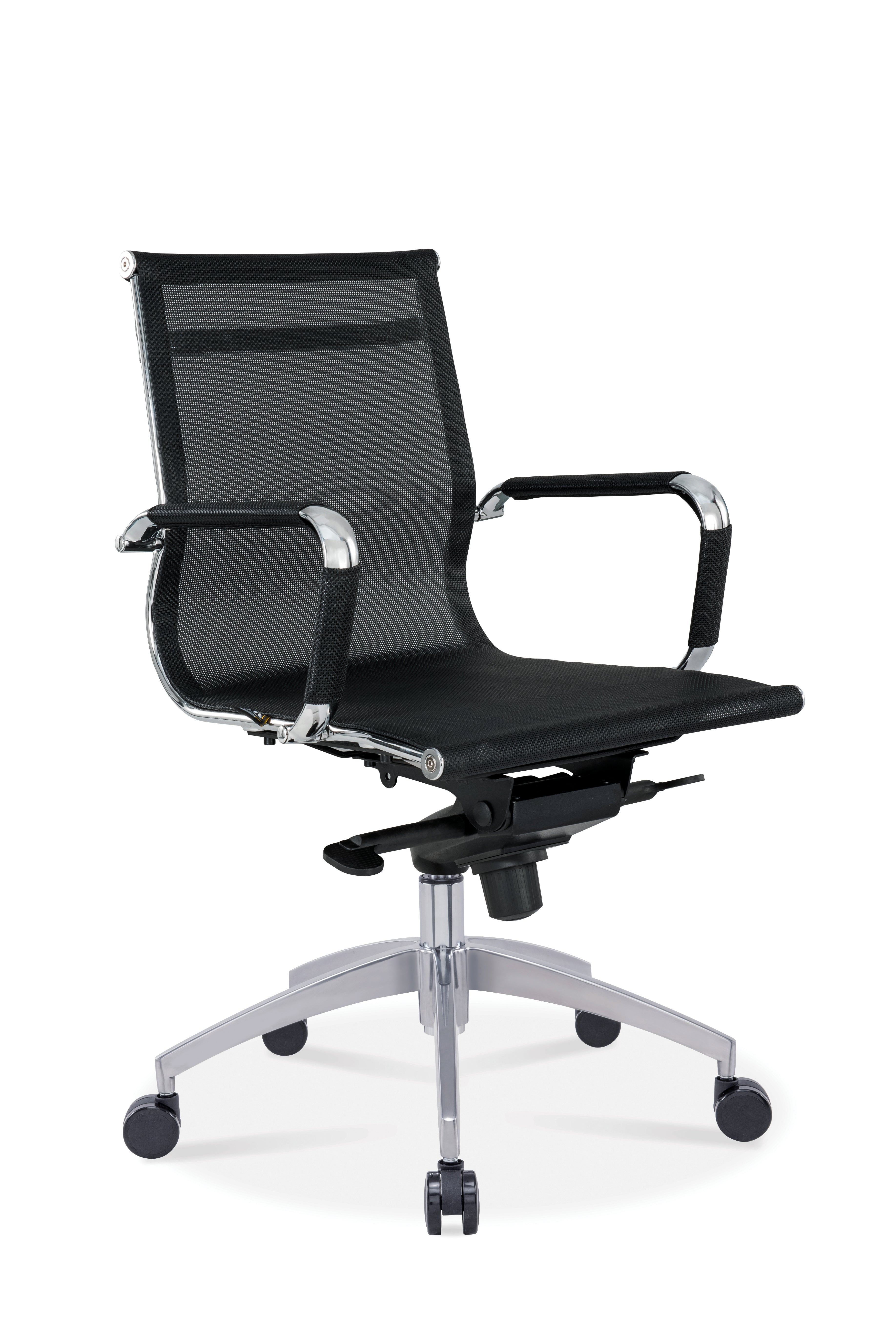 Le Fauteuil Réunion basculant Persée Bas Dossier Résille de Monsieur Bureau se caractérise par un dossier en maille noire, des accoudoirs en métal et une base argentée à cinq roues, le tout sur fond blanc.
