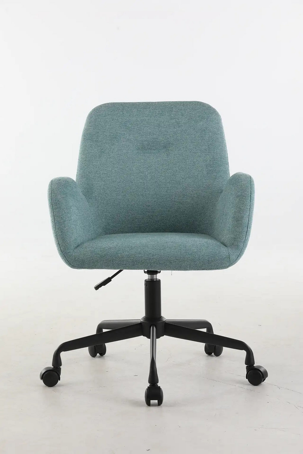 Le Monsieur Bureau Fauteuil d'accueil et réunion Shino - Sur Roulettes est doté d'un tissu sarcelle, d'accoudoirs incurvés, d'une base réglable noire et de cinq roulettes. Il est présenté sur un fond blanc uni.#finitions_turquoise