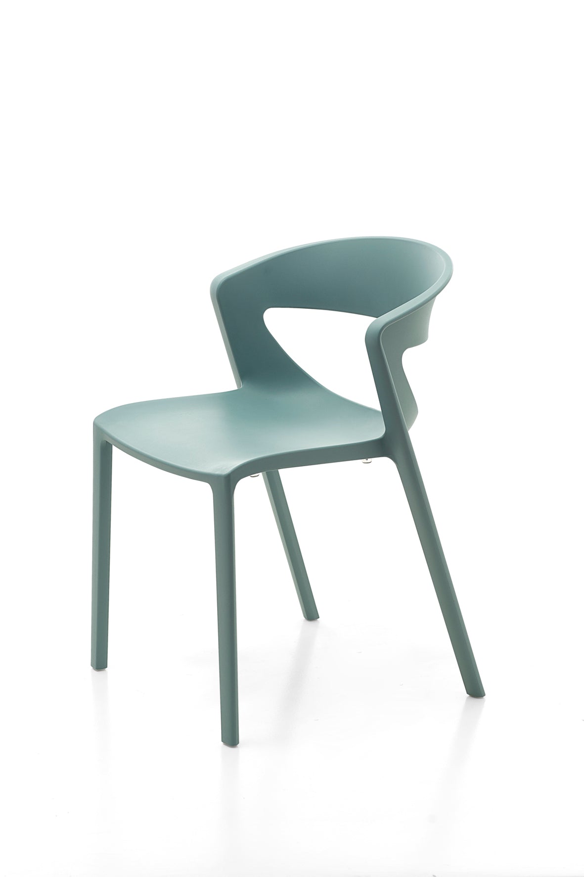 Le Lot de 2 chaises monobloc empilables Kika Polypropylène de Monsieur Bureau présente un design moderne et minimaliste en plastique sarcelle mat avec un dossier incurvé, parfait pour le mobilier de collectivité.#finitions_turquoise