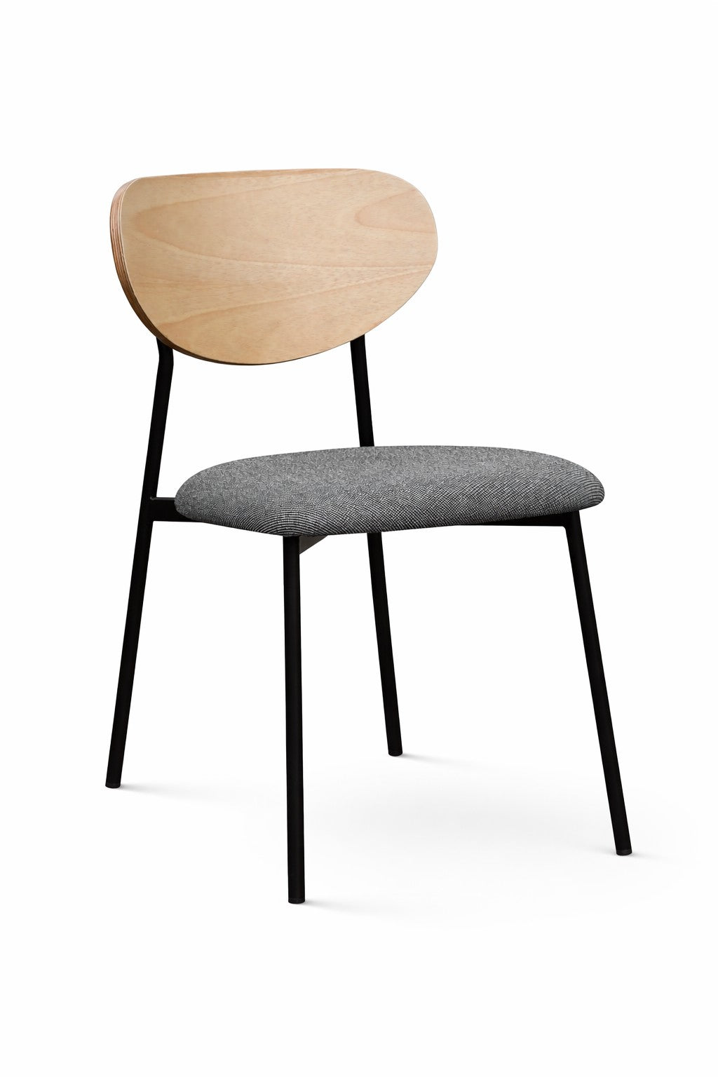 Le Lot 2 Chaises Oda Rétro Bois et Assise Tissu de Monsieur Bureau se caractérise par un dossier incurvé en bois clair, une assise en tissu gris et de minces pieds en métal noir - idéal comme chaise visiteur dans les espaces modernes. Représenté sur un fond blanc.