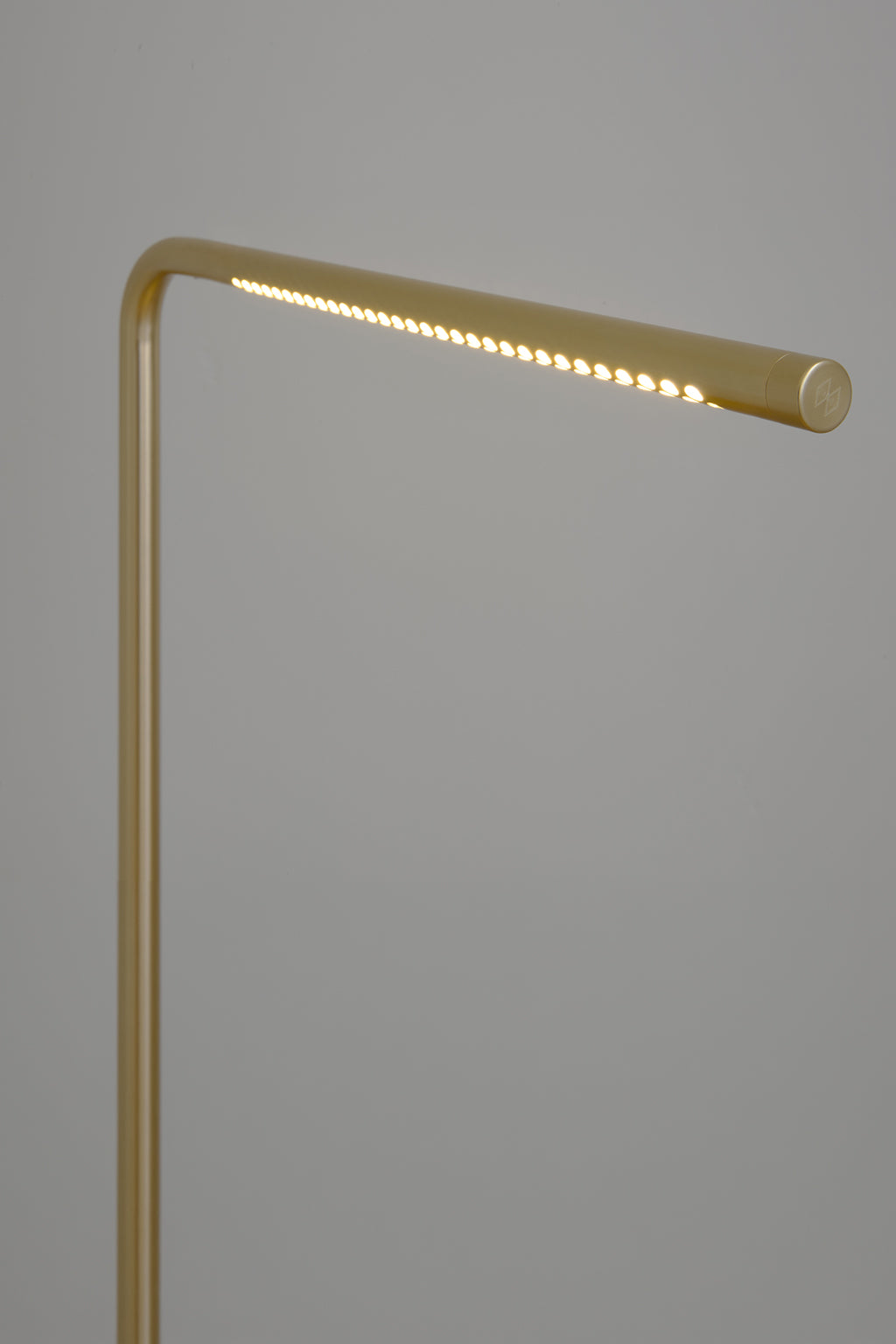 Lampadaire OMNI UMAGE à éclairage orientable