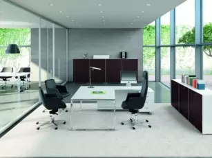 Bureau Xantia en verre avec retour pieds fermés