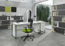 Bureau individuel Edge : design italien avec pied cadre en stock