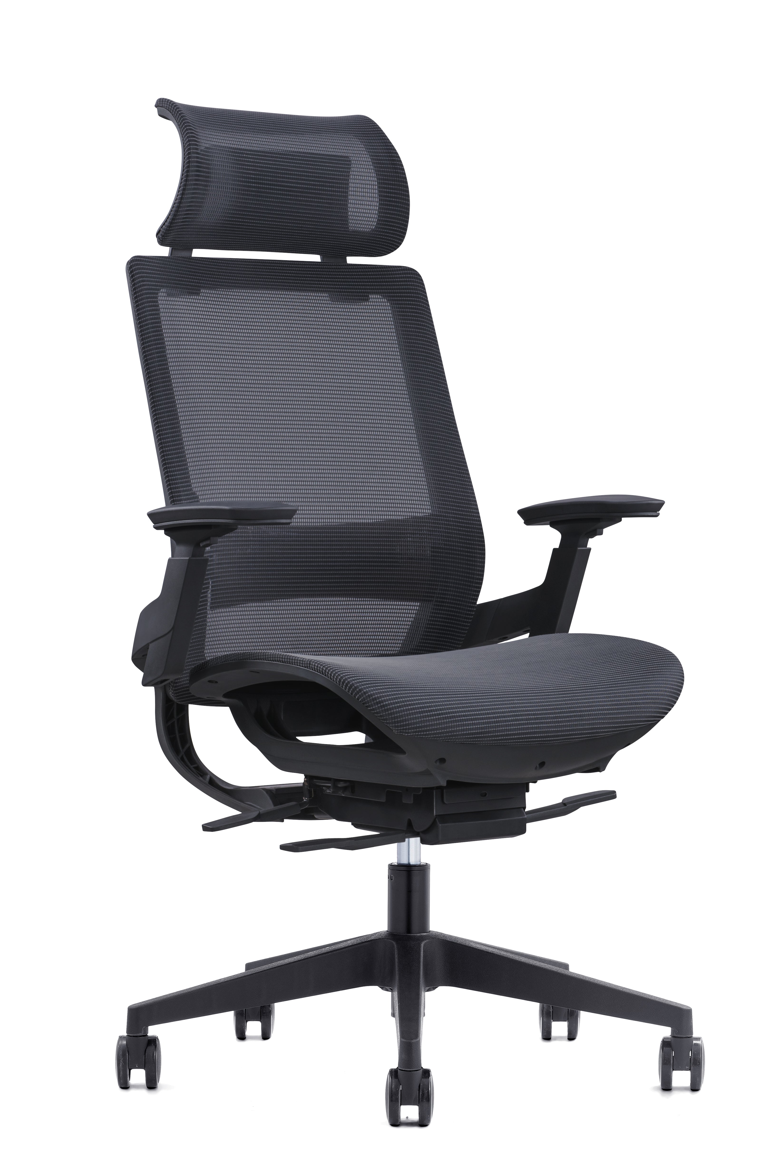 Le Monsieur Bureau Fauteuil Bureau Ergo Lacerta Synchrone+Têtière est un siège de bureau ergonomique moderne de couleur noire avec dossier en maille, support lombaire réglable, appui-tête, accoudoirs et base à cinq roulettes, présenté en angle sur fond blanc.