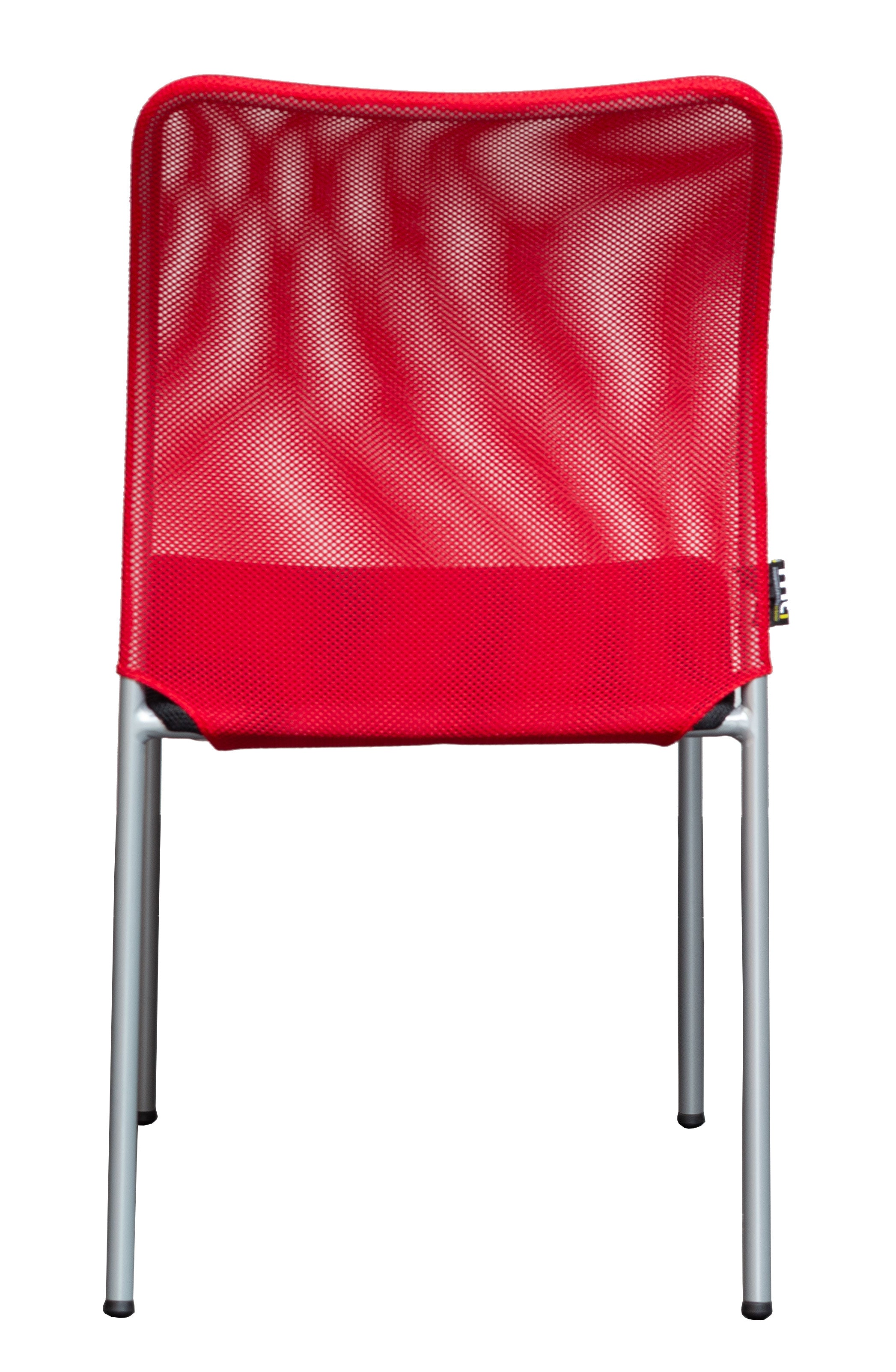 Le Fauteuil Réunion Pégase Visiteur Empilable de Monsieur Bureau présente un design moderne empilable avec un dossier et une assise en maille rouge, des pieds droits en métal argenté, et est présenté de face sur un fond blanc - parfait pour les bureaux professionnels.