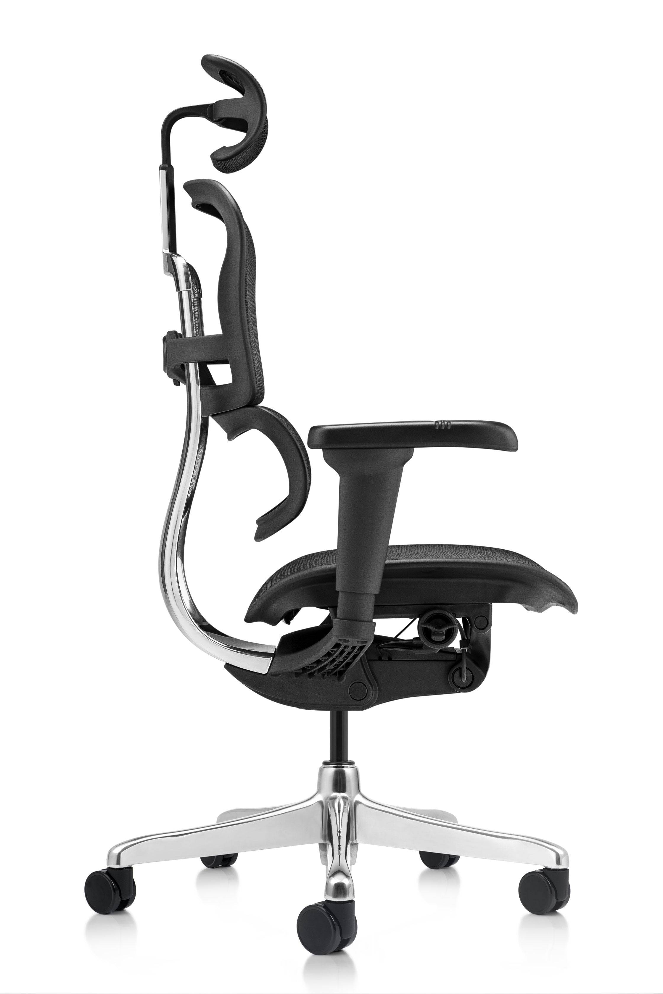 Le Fauteuil Ergonomique Monsieur Bureau Ultra - Performance 5D est doté d'un rembourrage noir, d'accoudoirs et d'un appui-tête réglables, d'un cadre en métal poli sur cinq roulettes et de réglages avancés pour une utilisation intensive. Il est présenté de profil sur un fond blanc.