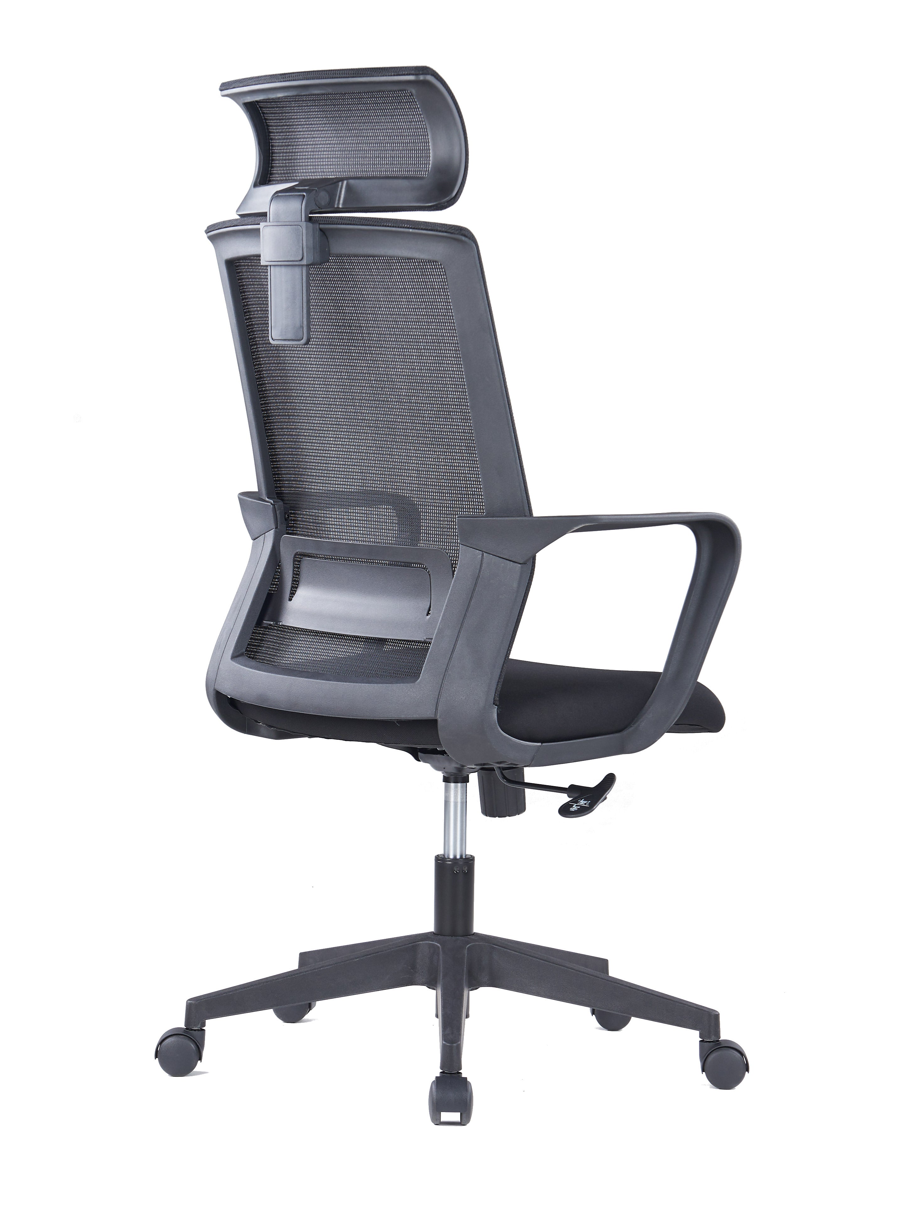 Le Fauteuil Orion tétière et soutien lombaire de Monsieur Bureau est une chaise de bureau ergonomique noire avec dossier en maille, appui-tête réglable, assise rembourrée, accoudoirs, base à cinq roues et design moderne pour une assise confortable.