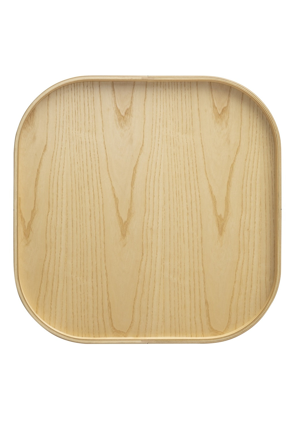 Le "Pouf d'accueil Nordic avec plateau" de Monsieur Bureau, conçu par Busk+Hertzog, est un plateau rectangulaire en bois avec des coins arrondis et un léger grain de bois naturel pour un look scandinave intemporel.