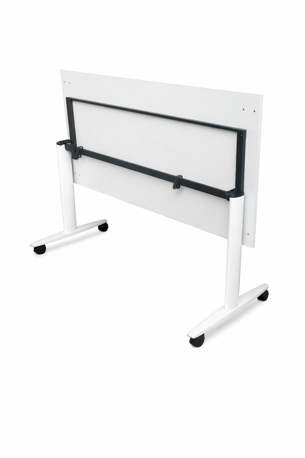La Table de Réunion Dandy Mobile et Abattante de Monsieur Bureau est une table pliante rectangulaire blanche avec une barre de support en métal noir et des roues, présentée pliée verticalement pour faciliter le stockage et la mobilité.