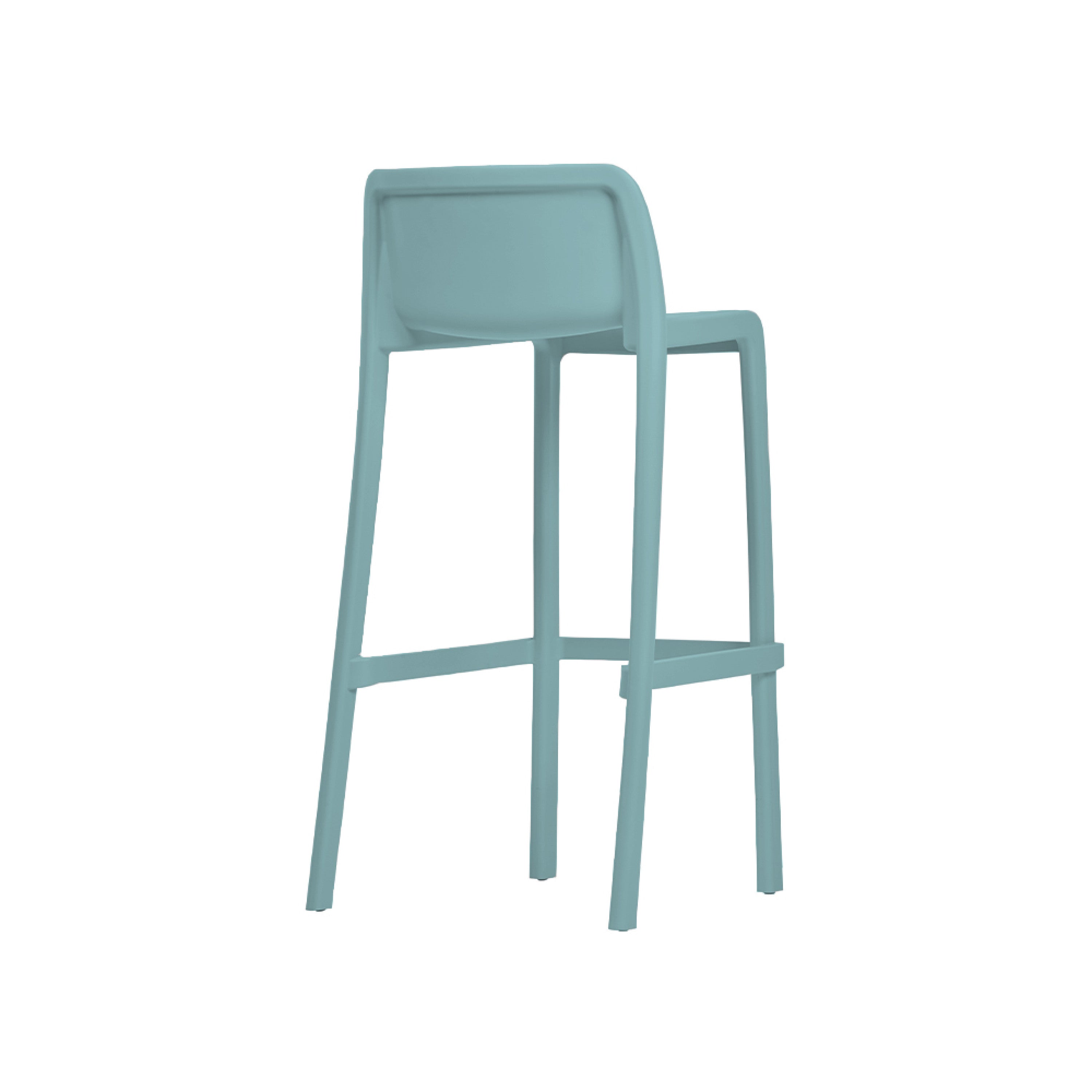 Le Tabouret Haut Leus en Polypropylène Anti-UV de Monsieur Bureau est un tabouret moderne et minimaliste bleu clair avec un dossier bas et quatre pieds droits - parfait mobilier collectivité - présenté en angle pour mettre en valeur ses lignes épurées sur un fond blanc.