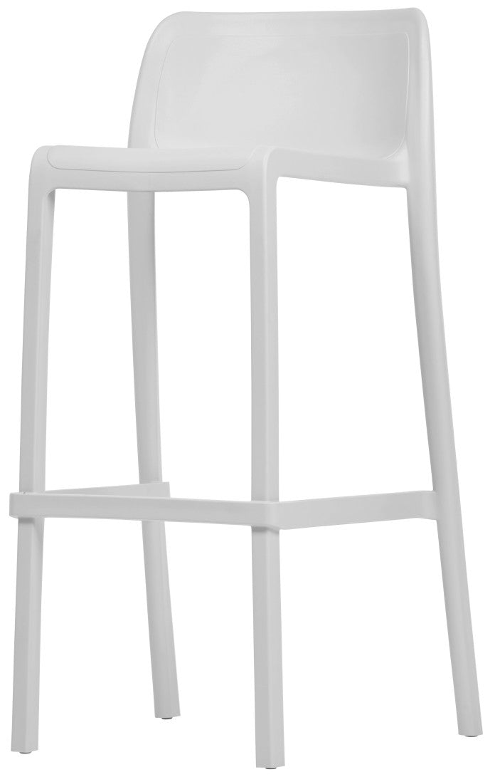 Le Tabouret Haut Leus en Polypropylène Anti-UV de Monsieur Bureau est un tabouret de bar d'extérieur blanc moderne au design minimaliste, avec un dossier bas, quatre pieds droits et un repose-pieds carré - parfait pour les collectivités ou les environnements professionnels.