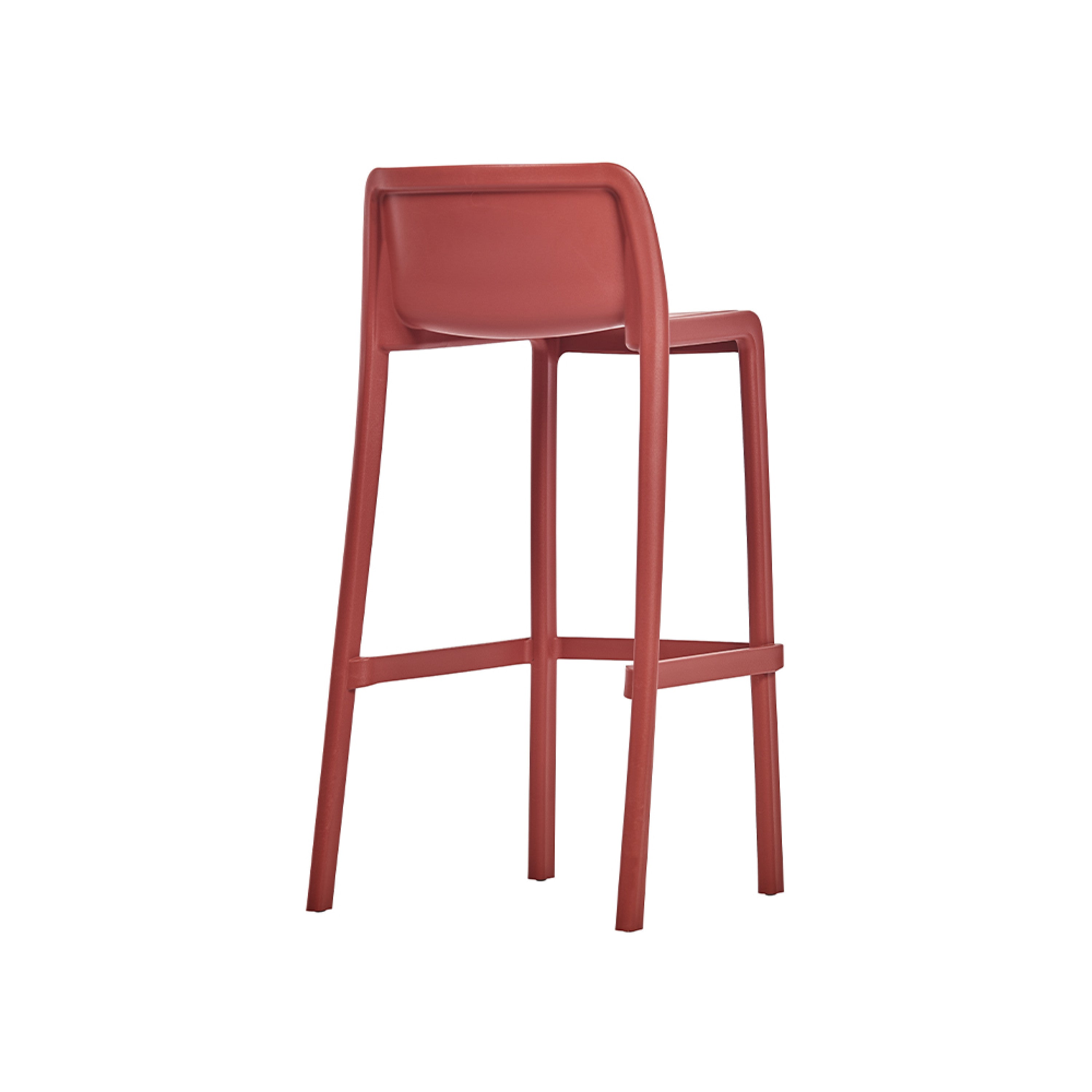 Le Tabouret Haut Leus en Polypropylène Anti-UV de Monsieur Bureau est un tabouret haut moderne et minimaliste avec un dossier bas en rouge mat, avec des pieds droits et une assise rectangulaire. Parfait pour les collectivités. Présenté sur un fond blanc uni.