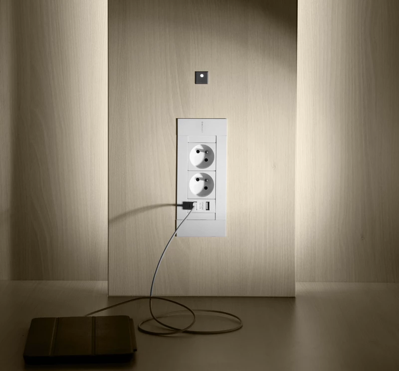 Cabine acoustique 4 places avec table KOMA