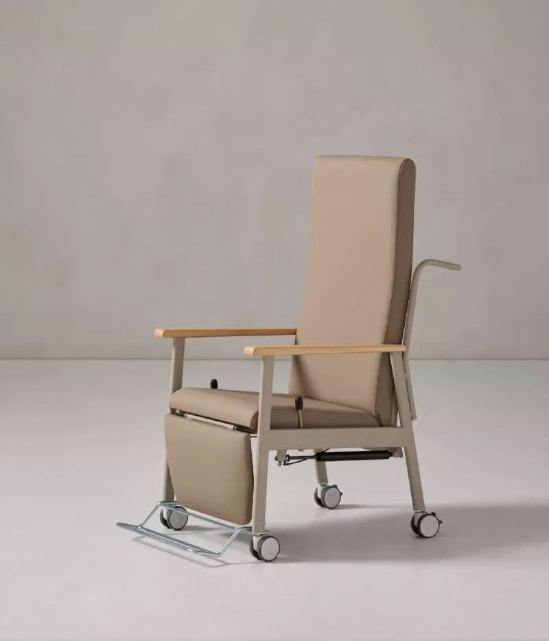 Chaise avec accoudoirs fixes haut dossier RODAS
