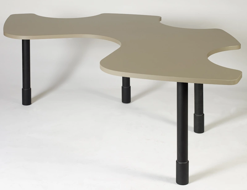 Table pour personne à mobilité réduit 3+1