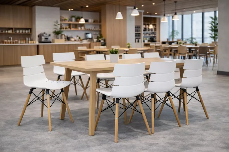 Chaise Carene par Claudio Bellini pour Collectivit&eacute; - Coque Polypro et Pieds Bois