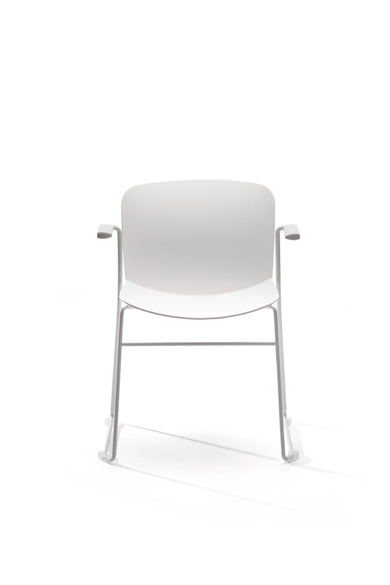 Chaise Libra pieds luge et accoudoirs