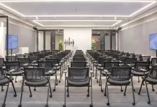 Lot de 4 chaises de réunion pliantes sur roulettes Pretty