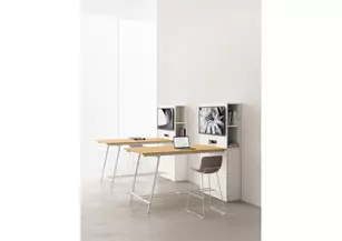 Table haute connectée Dys – Bureau de réunion collaboratif avec connectique intégrée