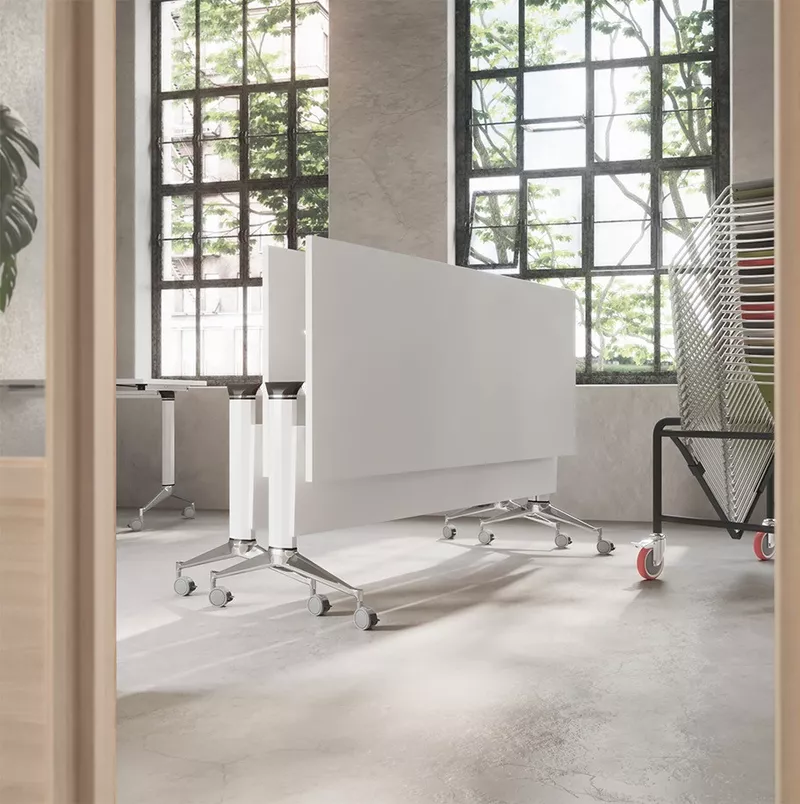 Table de r&eacute;union abattante gamme MOBILE : la modularit&eacute; professionnelle  