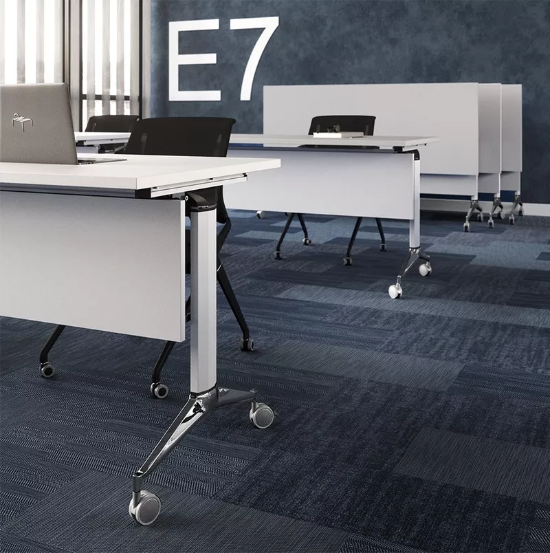 Table de r&eacute;union abattante gamme MOBILE : la modularit&eacute; professionnelle  