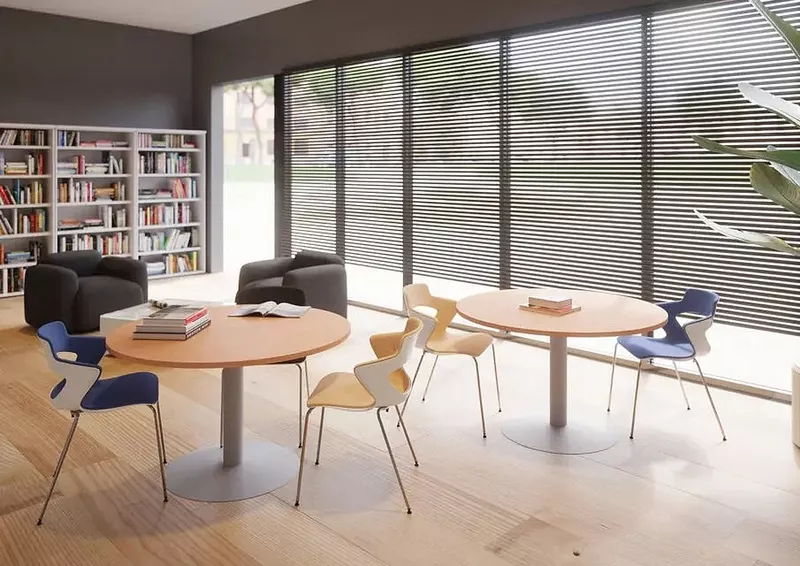 Table de r&eacute;union ronde 4 personnes Sevka - Pied Tulipe & Fabrication Fran&ccedil;aise