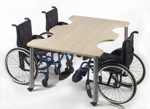 Table pour personne à mobilité réduite 4 places